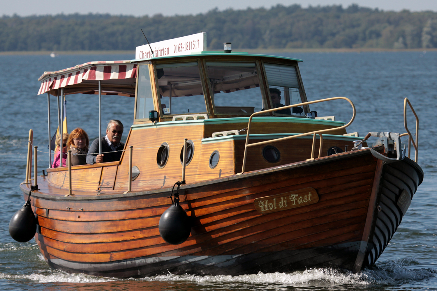 Fahrgastschiff Hol di Fast - 