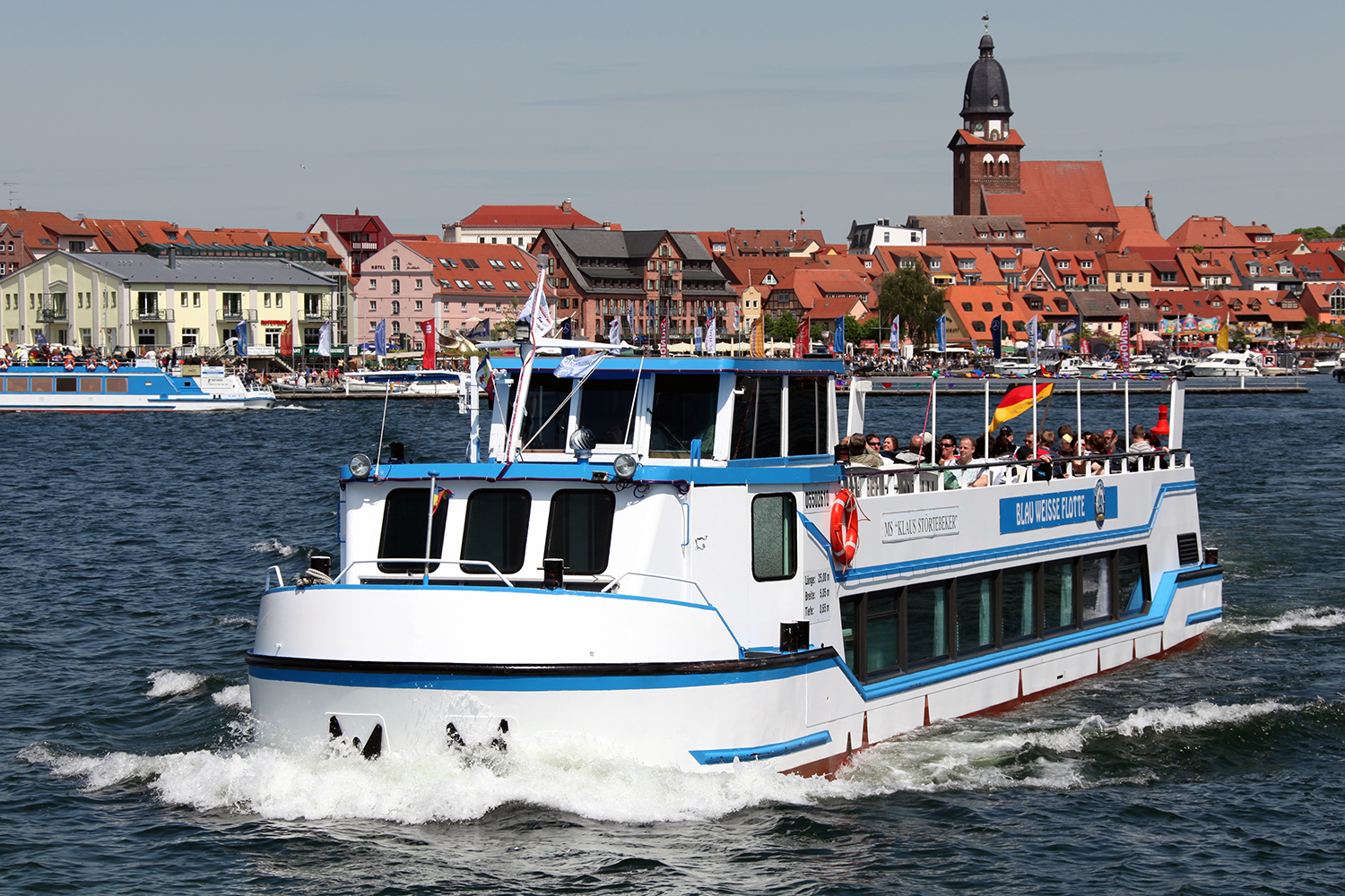 Fahrgastschiff Klaus Störtebecker - Blau Weisse Flotte-Müritz