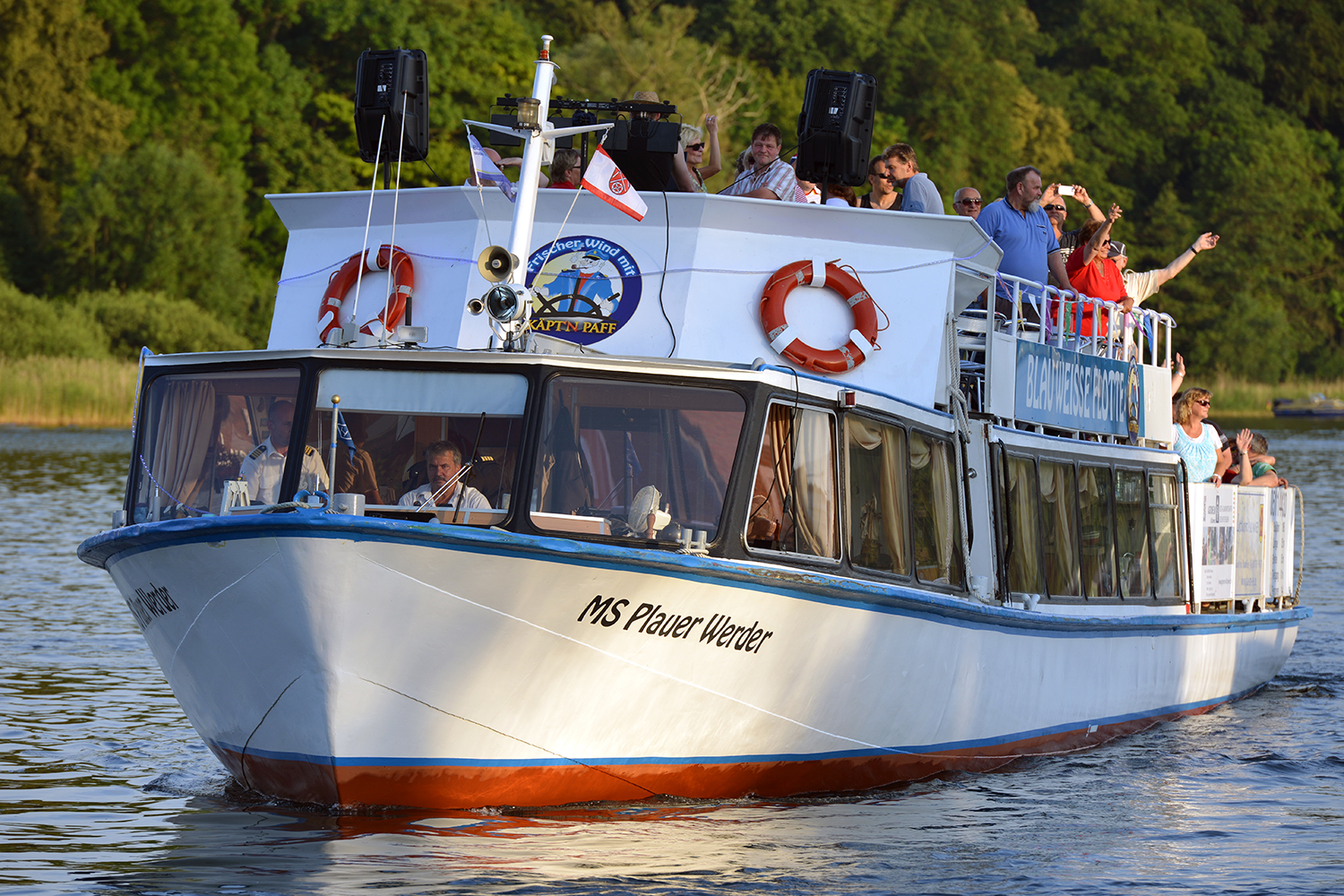 Fahrgastschiff Plauer Werder- Blau Weisse Flotte-Müritz