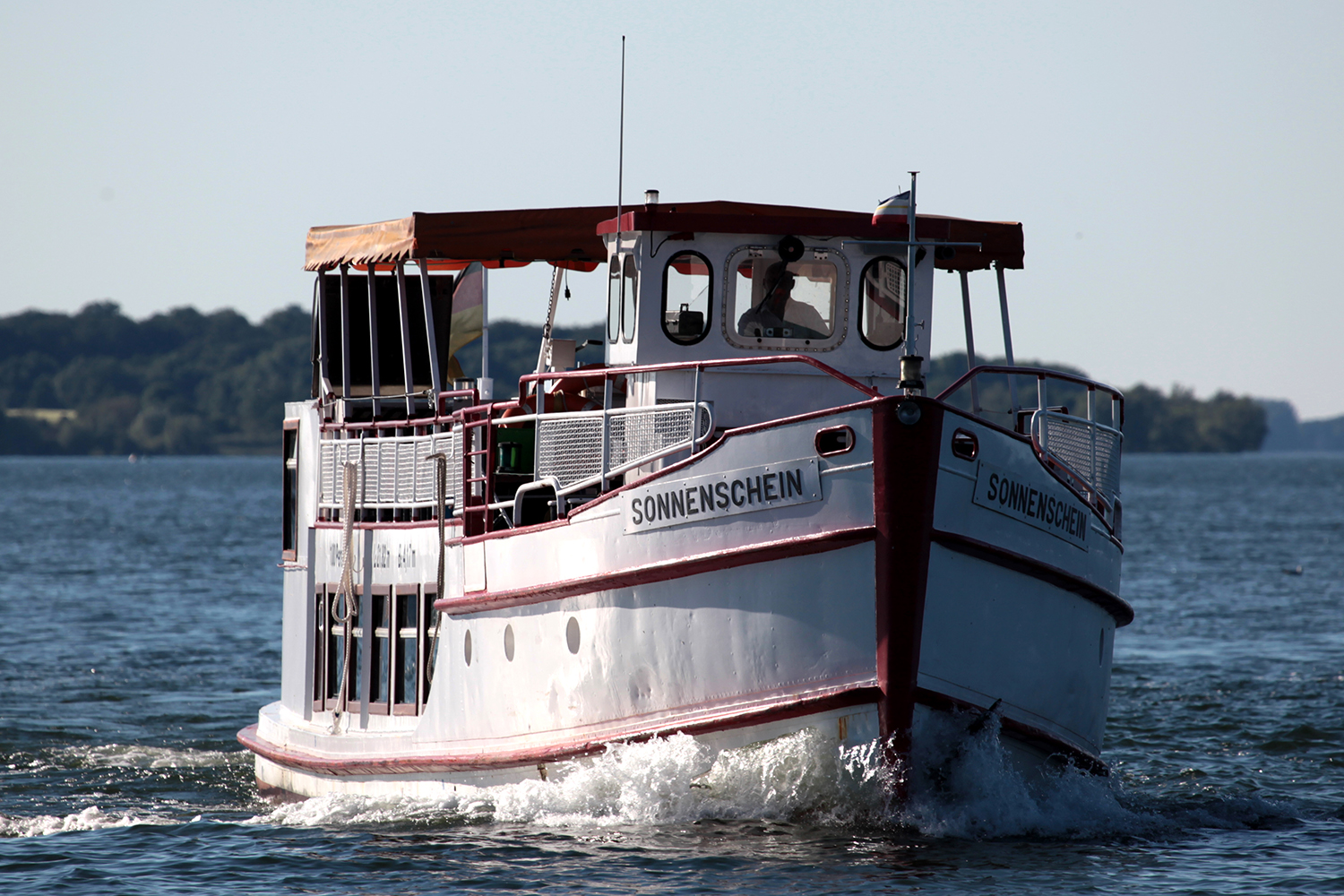 Fahrgastschiff Sonnenschein - Weisse Flotte-Müritz